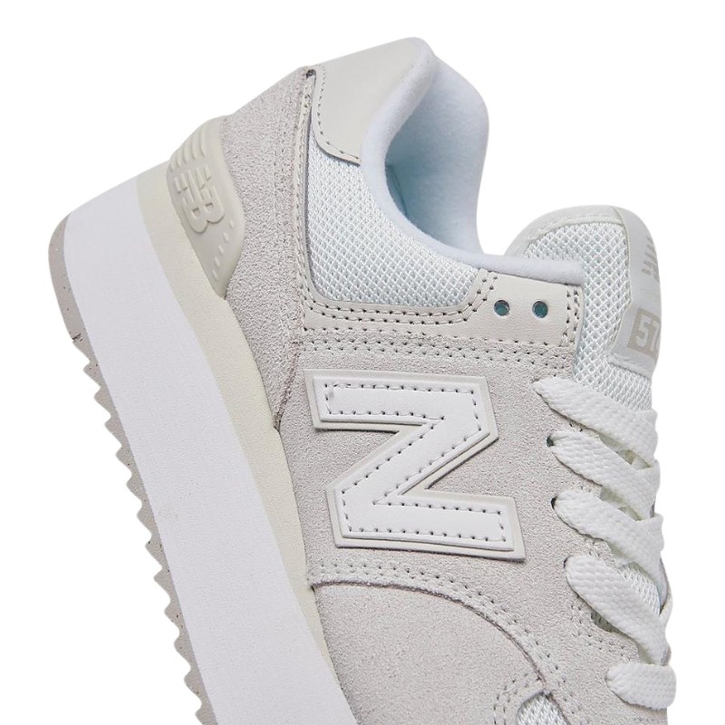 【New Balance】コーディネートしやすい！厚底スニーカー グレー New Balance】コーディネートしやすい！厚底スニーカー グレー