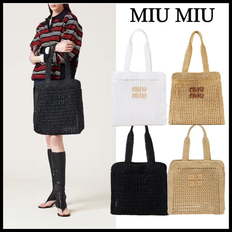 miu miu ラフィア風織り ロゴ入りトートバッグ 夏に≪MIU MIU≫ ラフィア織りトートバッグ ベージュ ナチュラル