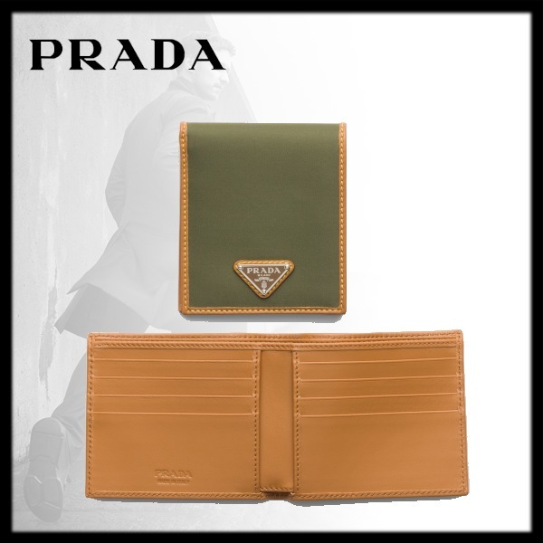 新作【PRADA】リナイロンウォレット