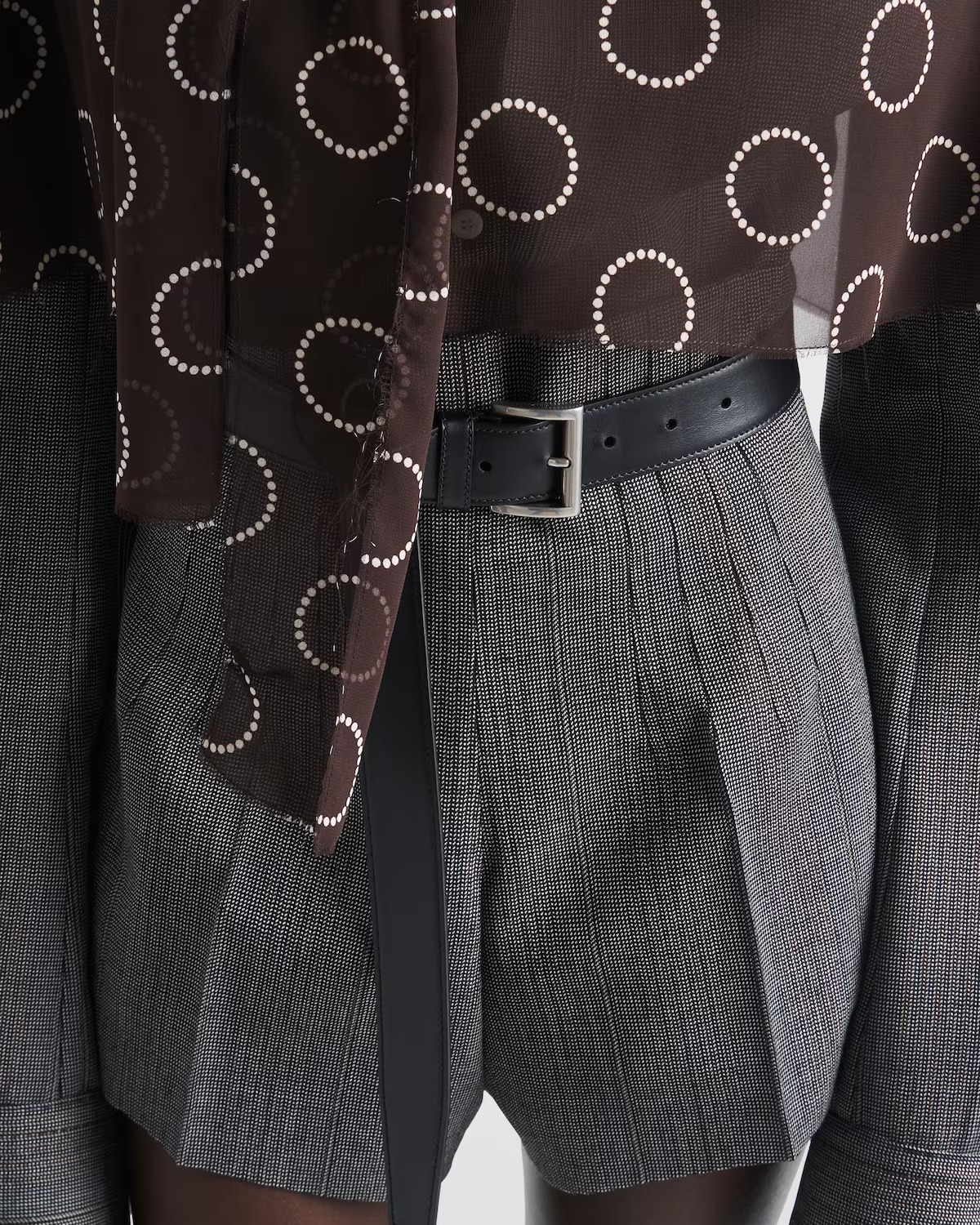 《送料無料》PRADA Pinstripe wool shorts