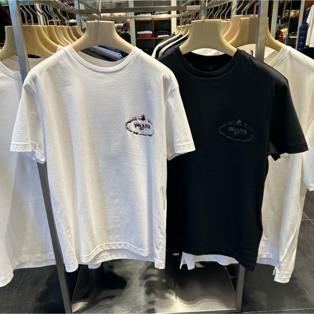 ★PRADA / プラダ★ Tシャツ