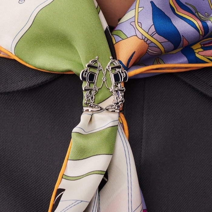 直営買付【HERMES】スカーフリング 70 《ブリッド・ドゥ・ガラ》