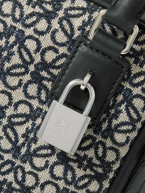 《上品な仕上がり》【LOEWE】アマソナ 15 メッセンジャーバッグ