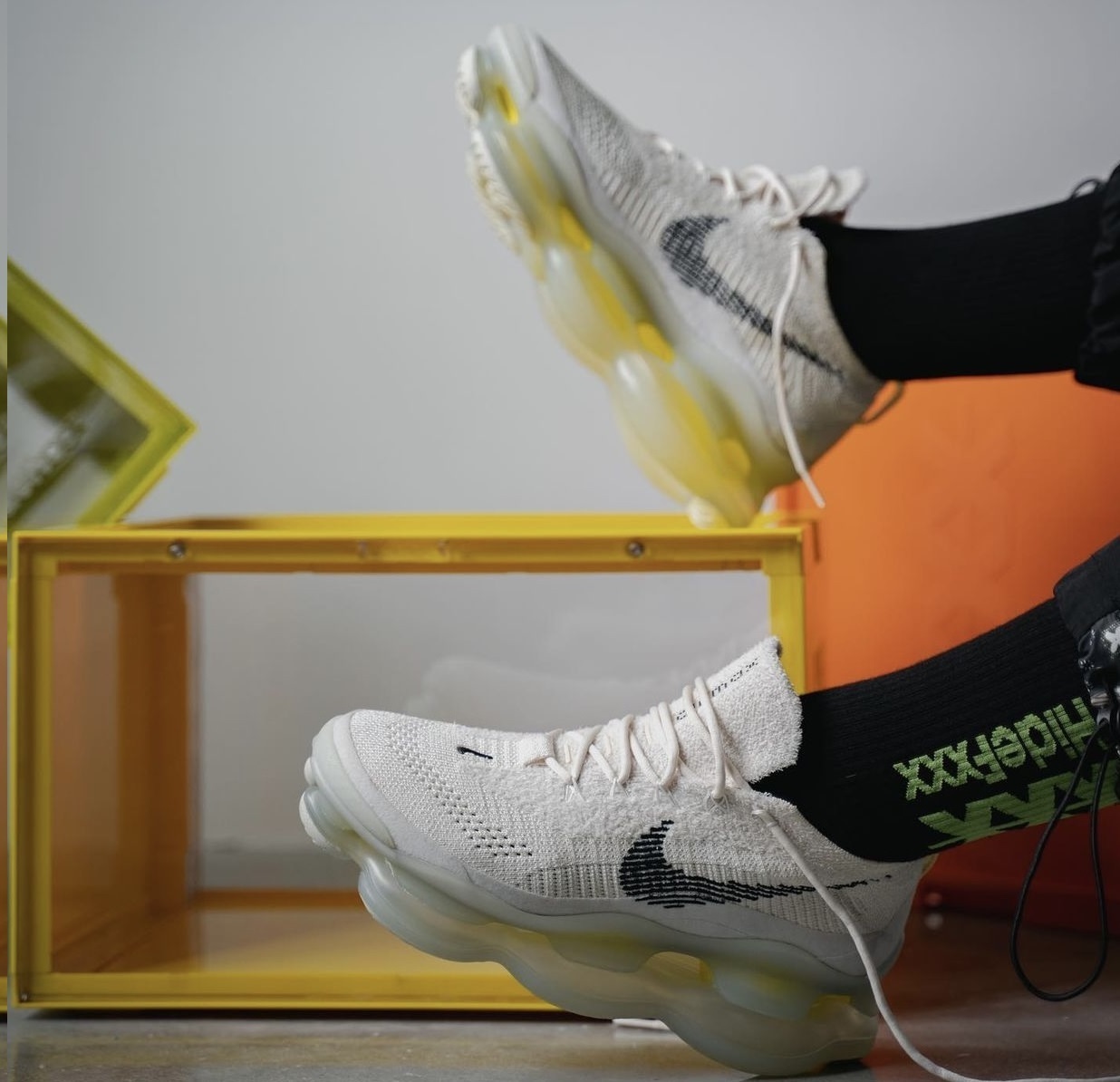 空前絶後のお宝 精悍☆Nike☆ Air Max SCORPION Flyknit レモン 空前絶後のお宝 精悍☆Nike☆ Air Max SCORPION Flyknit レモン