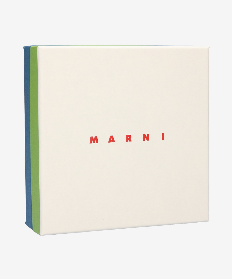 《MARNI》 PFMI0098U0 P6533 00N99 ロゴウォレット