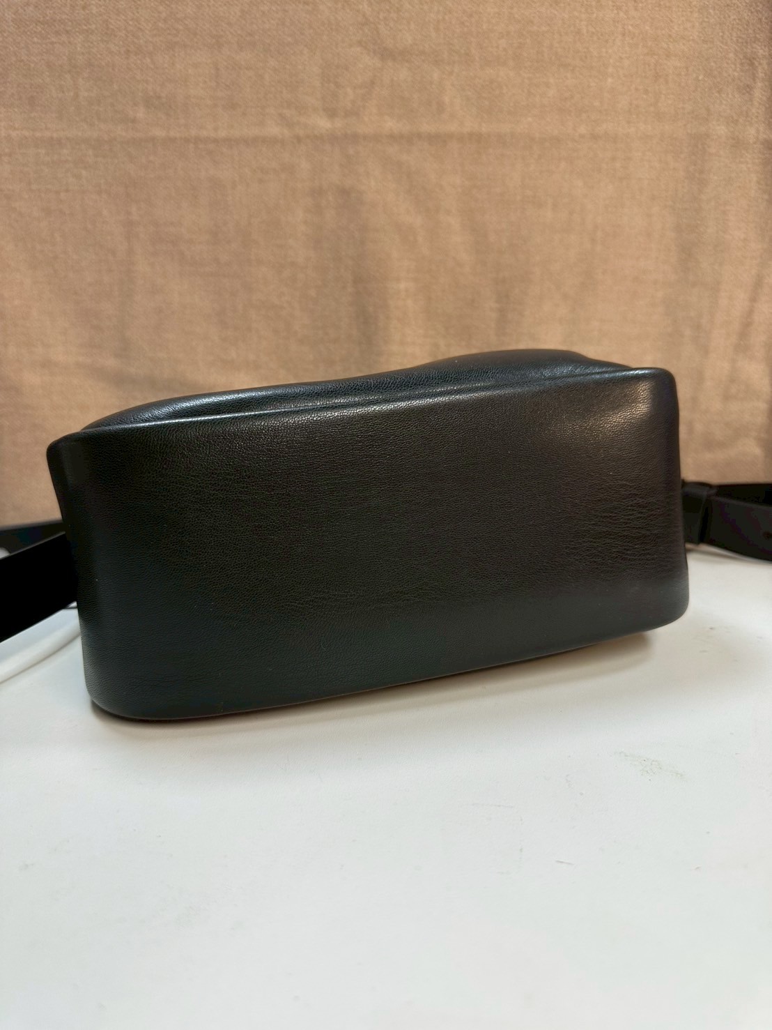 ☆CHARLES&KEITH Lumen Padded Crossbody Bag パック/送料込
