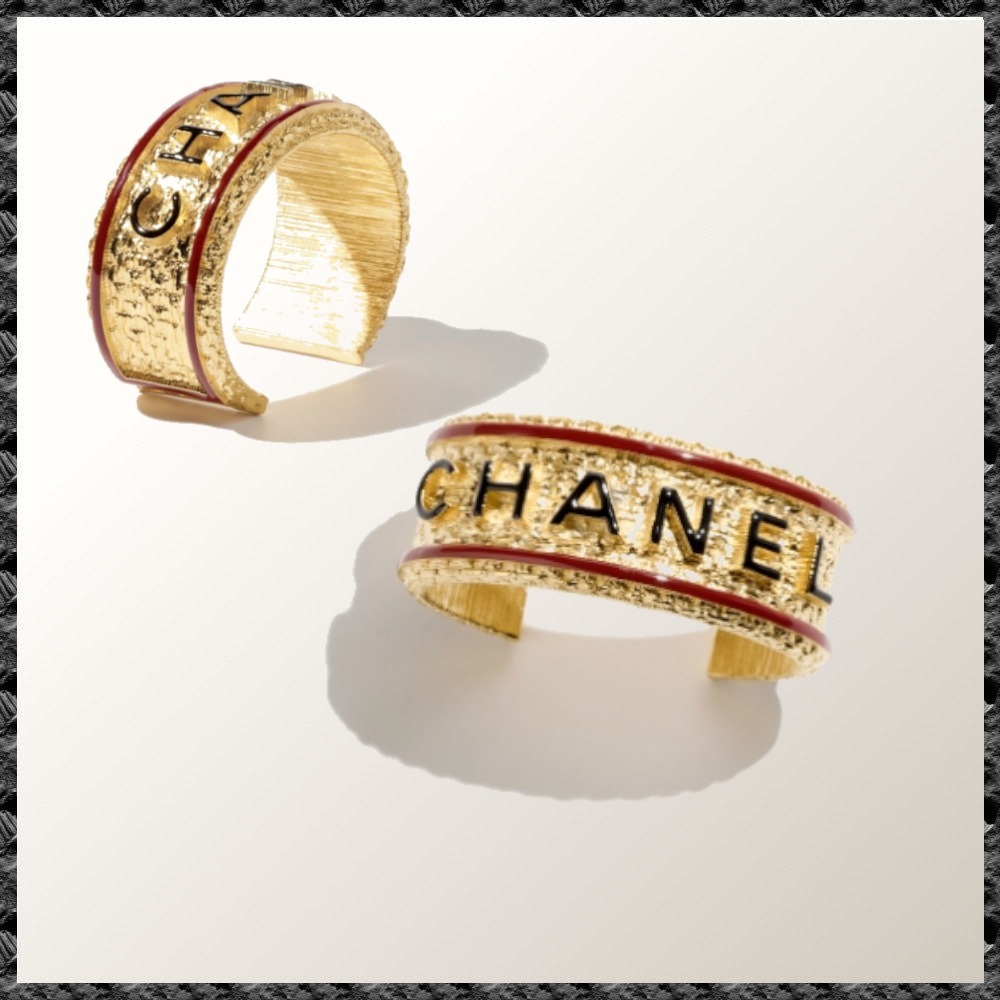 新作◆ロゴがエレガント【CHANEL】24SS カフ ブレスレット GOLD