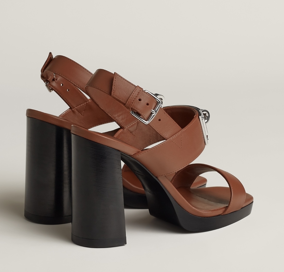 【大人カッコイイ足元☆】HERMES サンダル ケリー金具 Ilona 90 大人カッコイイ足元☆】HERMES サンダル ケリー金具 Ilona 90