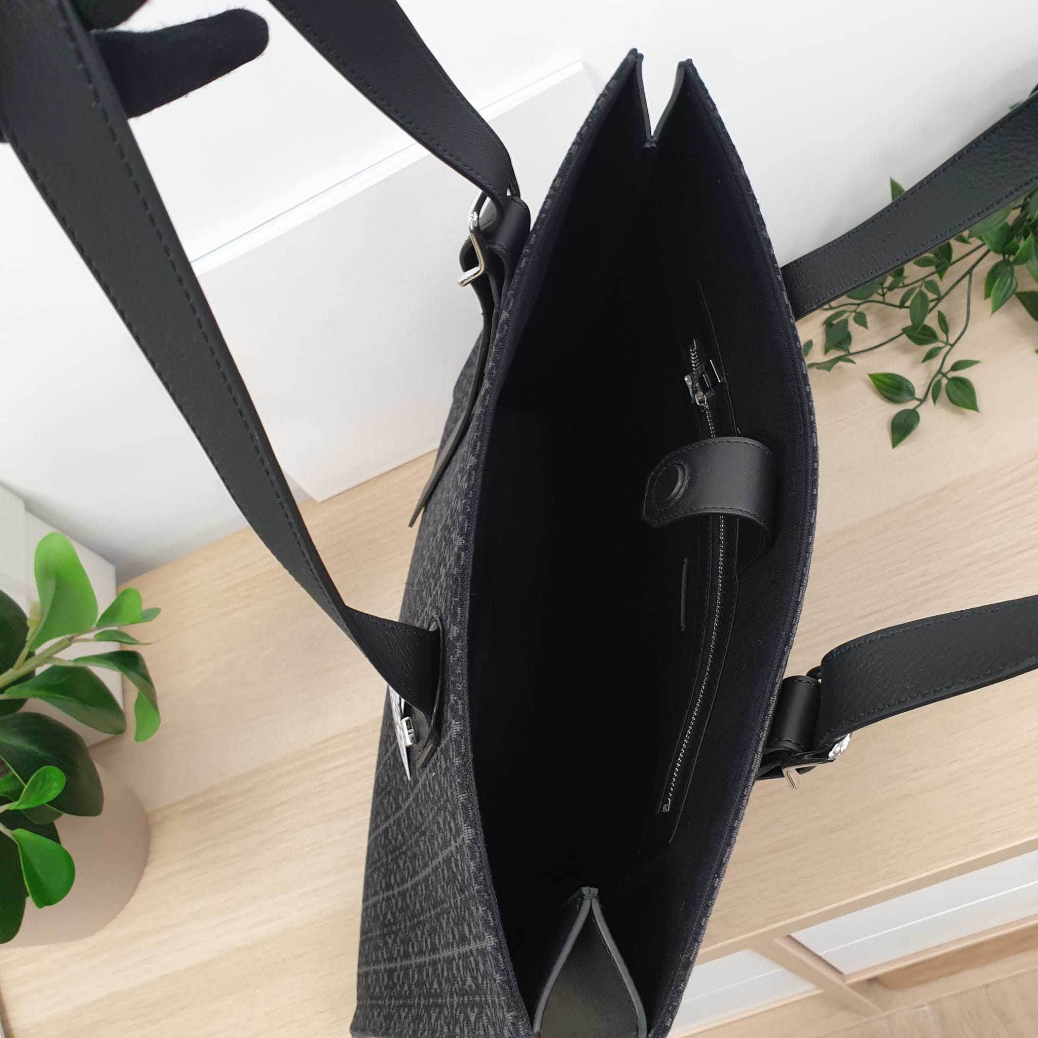 6万取引突破★UPS速達便利用!【LOEWE】BUCKLE トートバッグ 6万取引突破☆UPS速達便利用!【LOEWE】BUCKLE トートバッグ