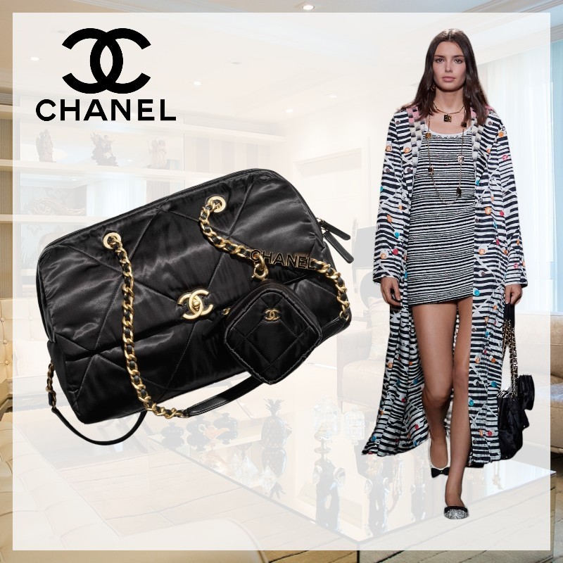 ◆シンプル可愛い◆【CHANEL】ラージ ホーボー バッグ ミニポーチ付きで可愛い】CHANEL ラージ ボーリング バッグ