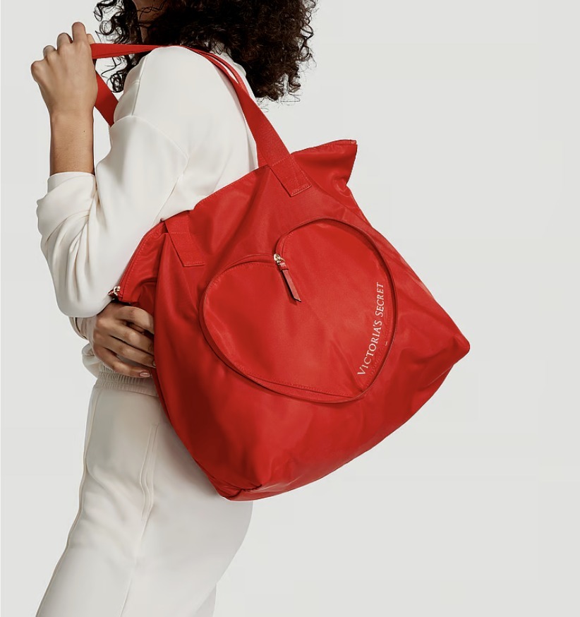 ☆Victoria's secret 最新限定折りたたみハート型トートバッグ☆