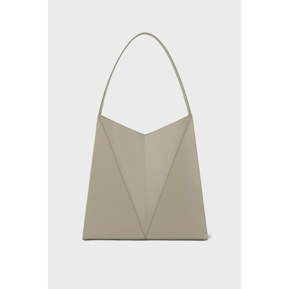 ★LOW CLASSIC★ FOLDED CUBE TOTE BAG_BLACK_LOW24RM_BA010BK Low Classic Cube folded leather shoulder bag | The Fashion
