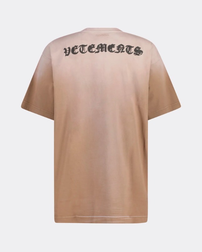 VIP価格☆【VETEMENTS】Reverse Anarchy Tシャツ (送料関税込) VIP価格☆【VETEMENTS】Reverse Anarchy Tシャツ (送料関税込