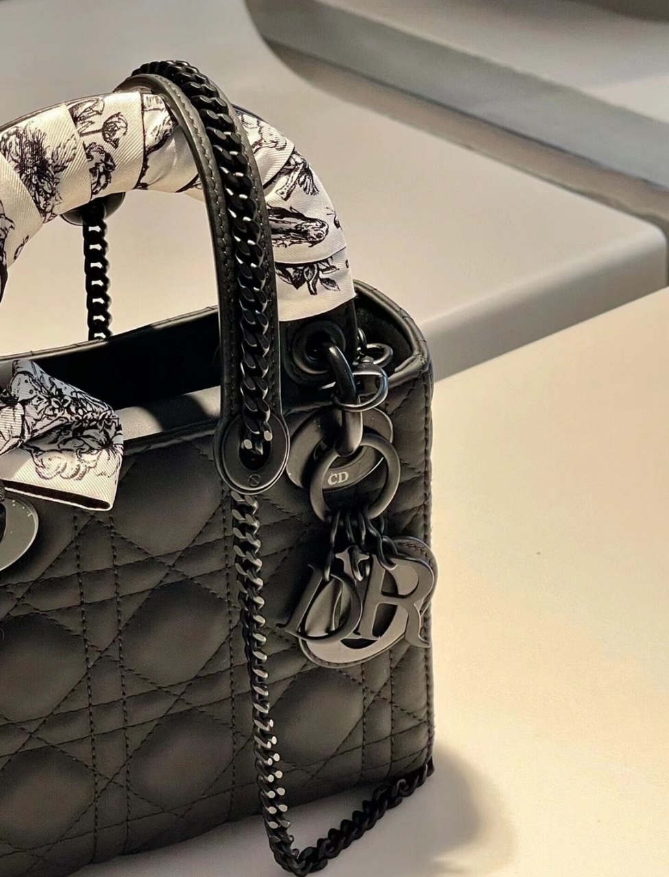 大人気カラー♡【DIOR】LADY DIOR ミニバッグ カナージュ