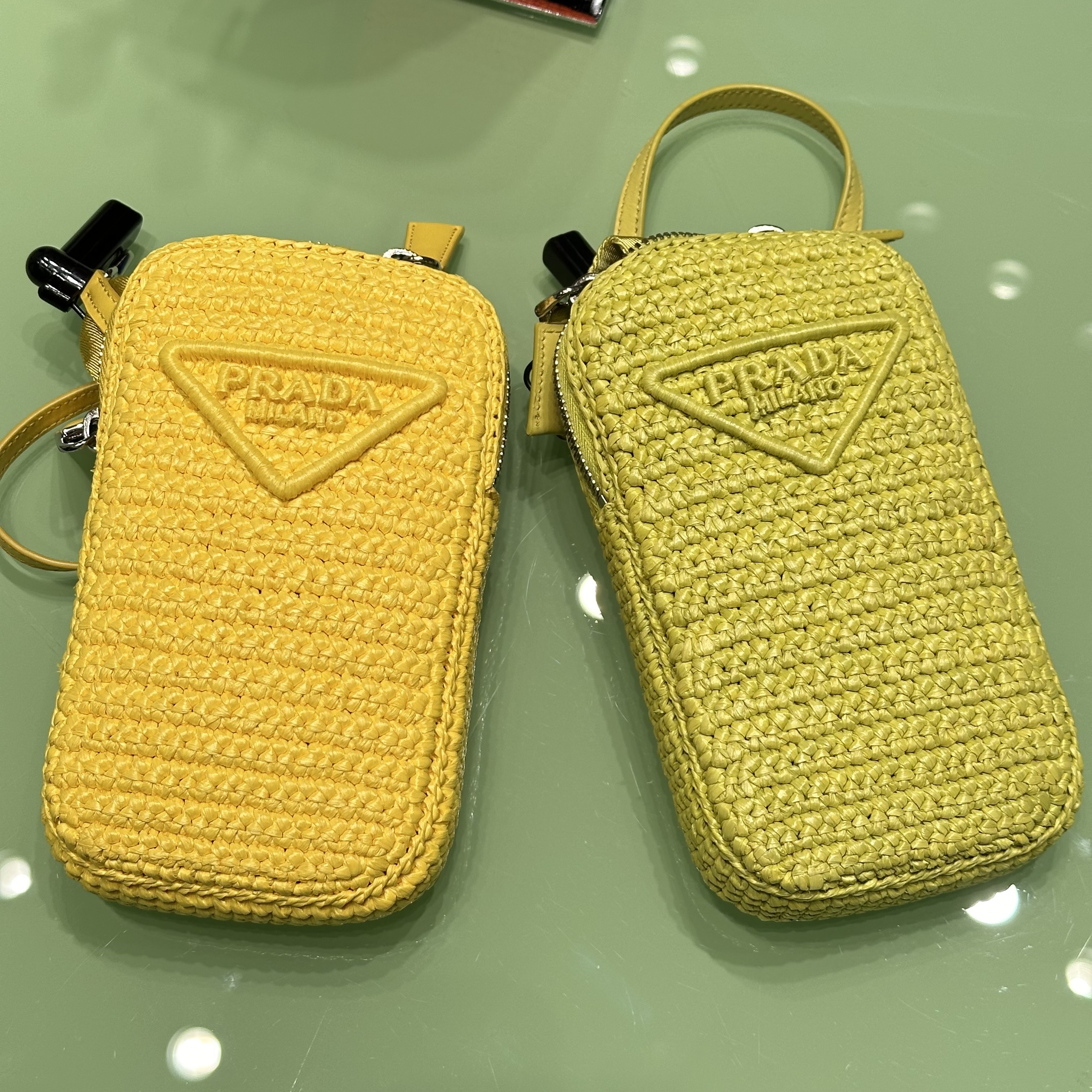 PRADA 】ラフィア 三角ロゴ スマホケース ショルダー