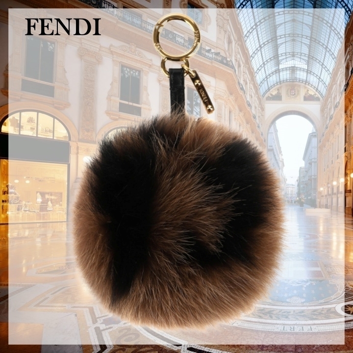 【FENDI】バックチャーム キーリング フォックスファー
