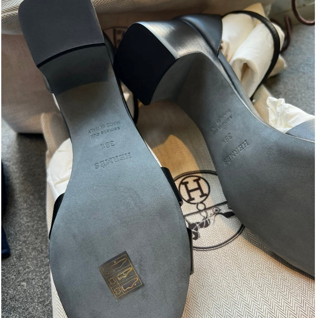 【大人っぽいデザイン♪】HERMES サンダル 《アンサン》 50