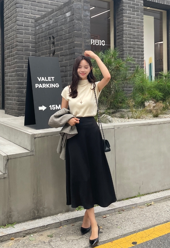 【I AM MARI】Enard satin flared skirt