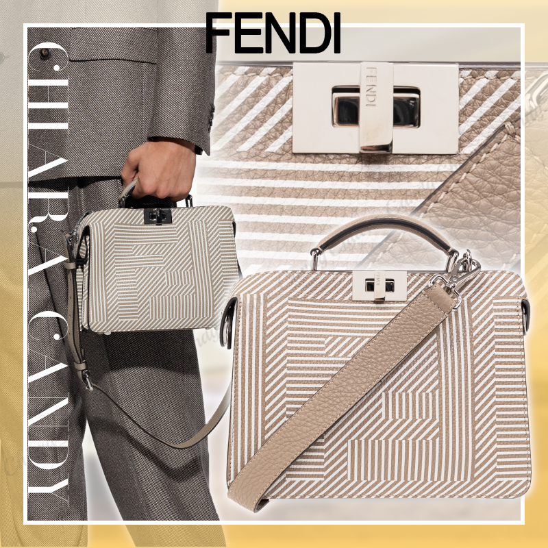 【24SS NEW】FENDI_men / PEEKABOO ISEEU MINI ショルダーバッグ