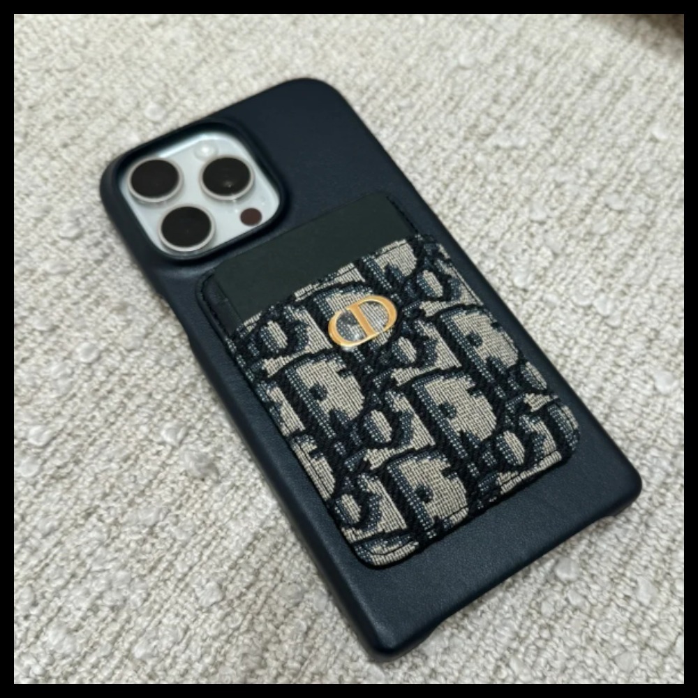 【マグネットカードホルダーが便利♪】Dior iPhone15Proケース