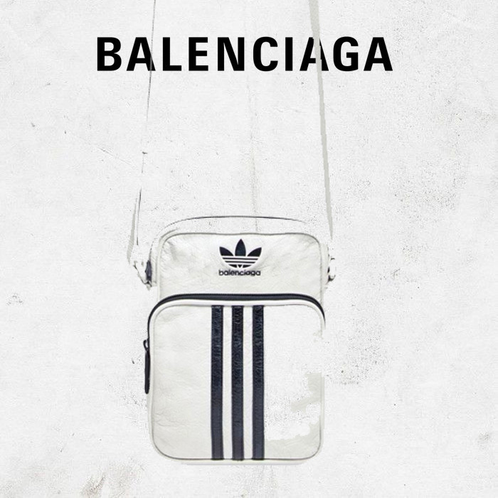【関税込み】BALENCIAGA × Adidas クロスボディ バッグ