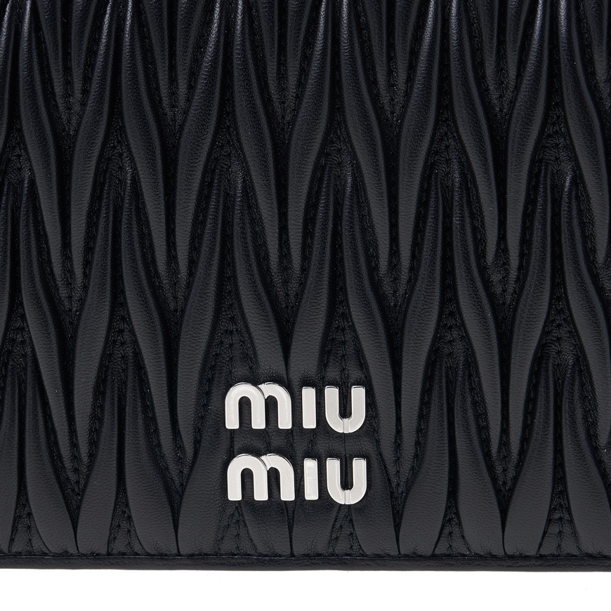 《MIU MIU》 マテラセ ナパ ミニバッグ