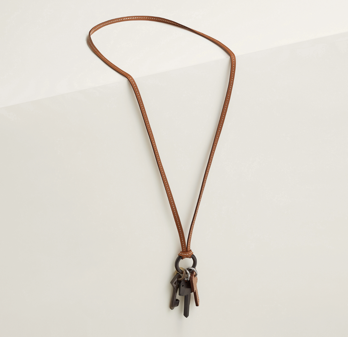 【コーデのアクセントに】HERMES《クレ》ロングネックレス