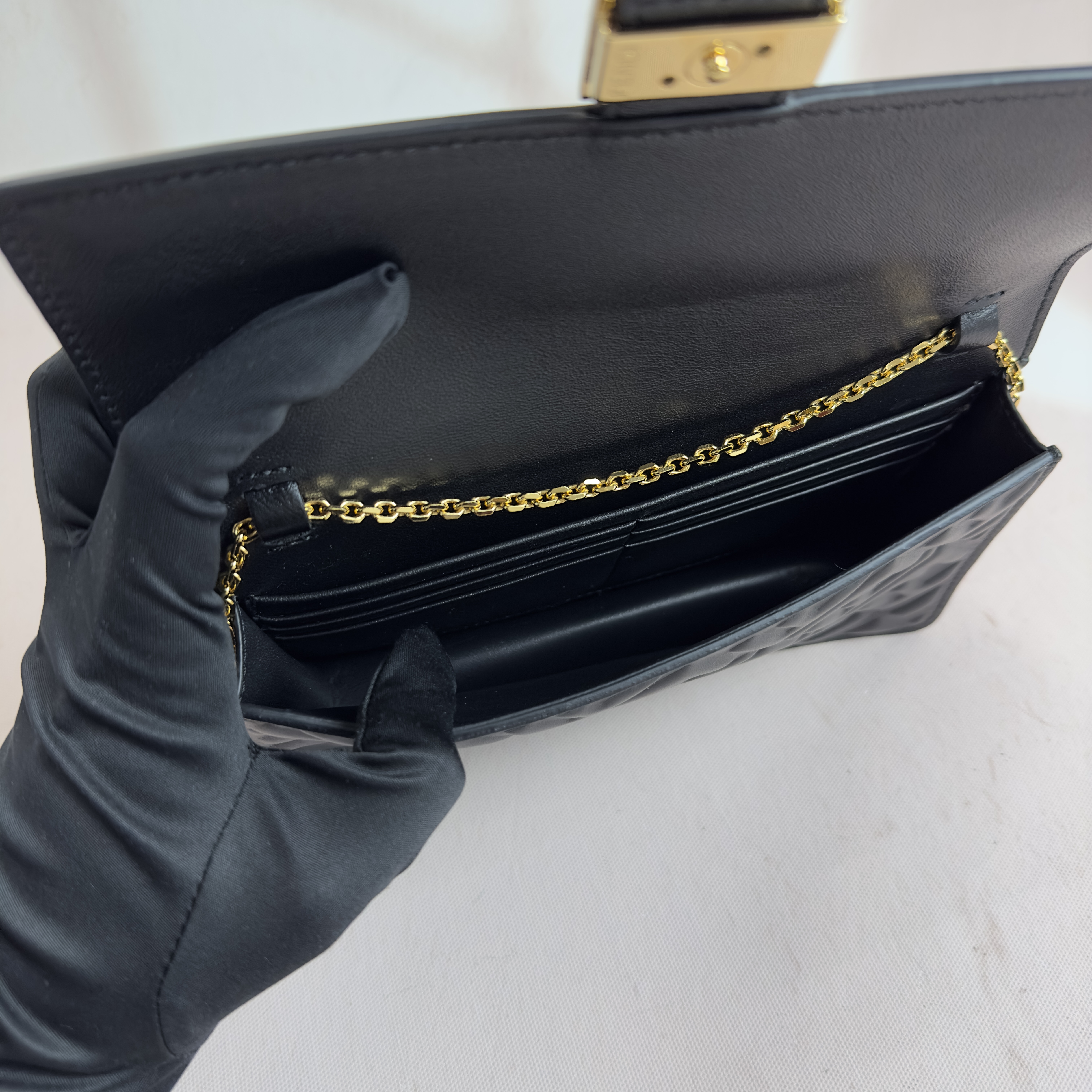 ☆人気☆【FENDI】☆フェンディ 財布内蔵ミニバッグ バゲット