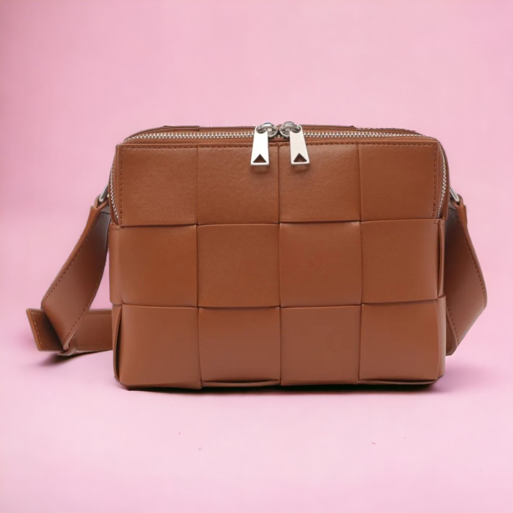 ショルダーバッグ Bottega Veneta SMALL CASSETTE CAMERA BAG