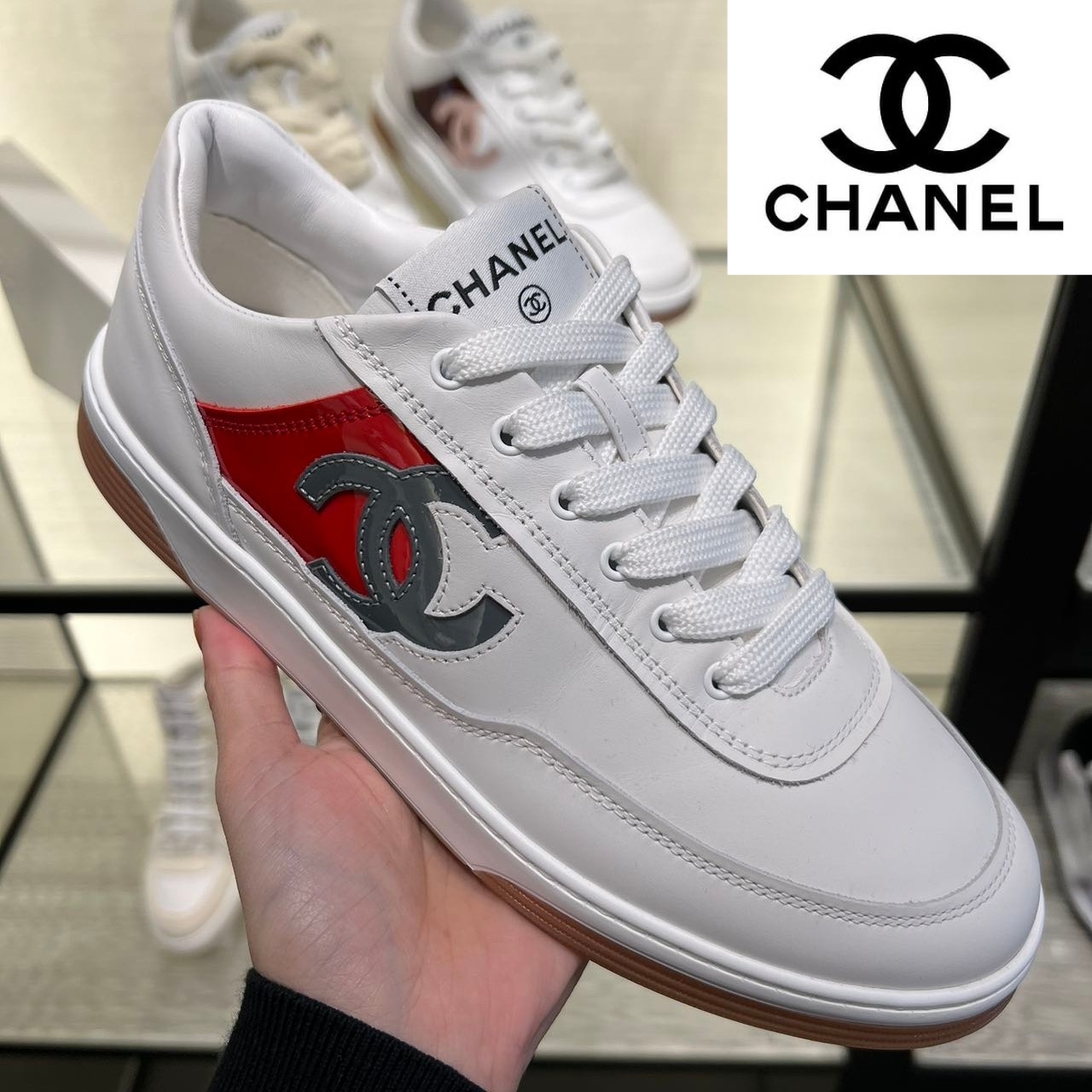 【CHANEL】コーディネートの差し色に◎シャネル スニーカー