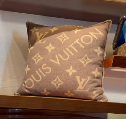 ブラウン（茶色）系 Louis Vuitton(ルイヴィトン) クッション
