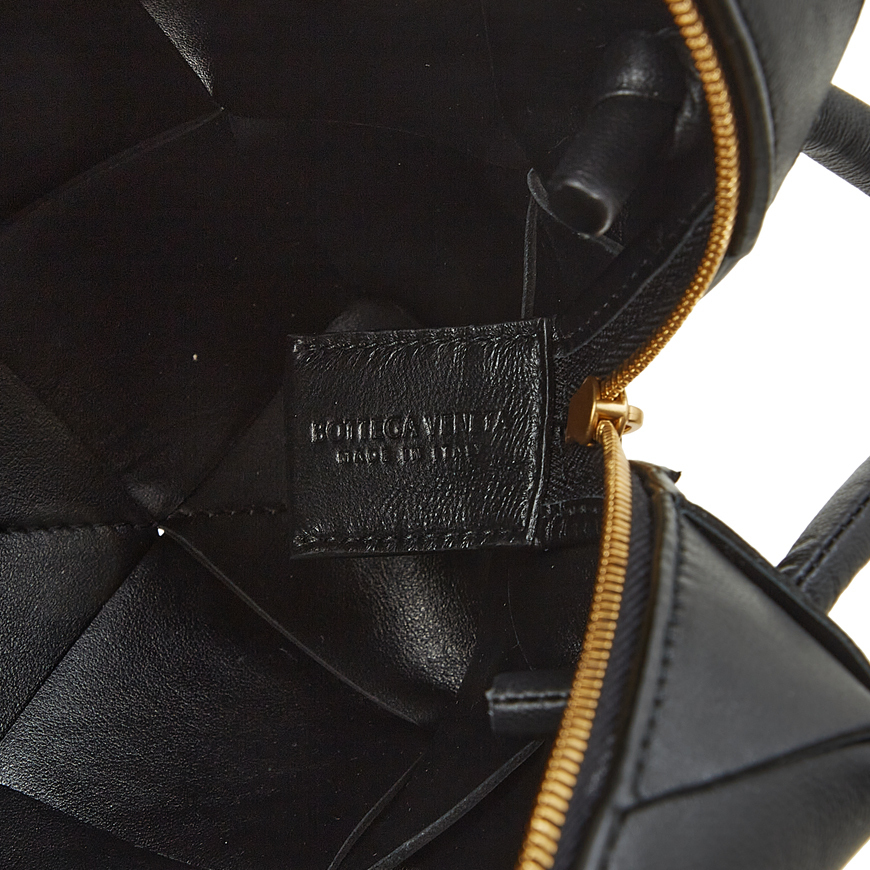 《BOTTEGA VENETA》 イントレチアト クロスバック