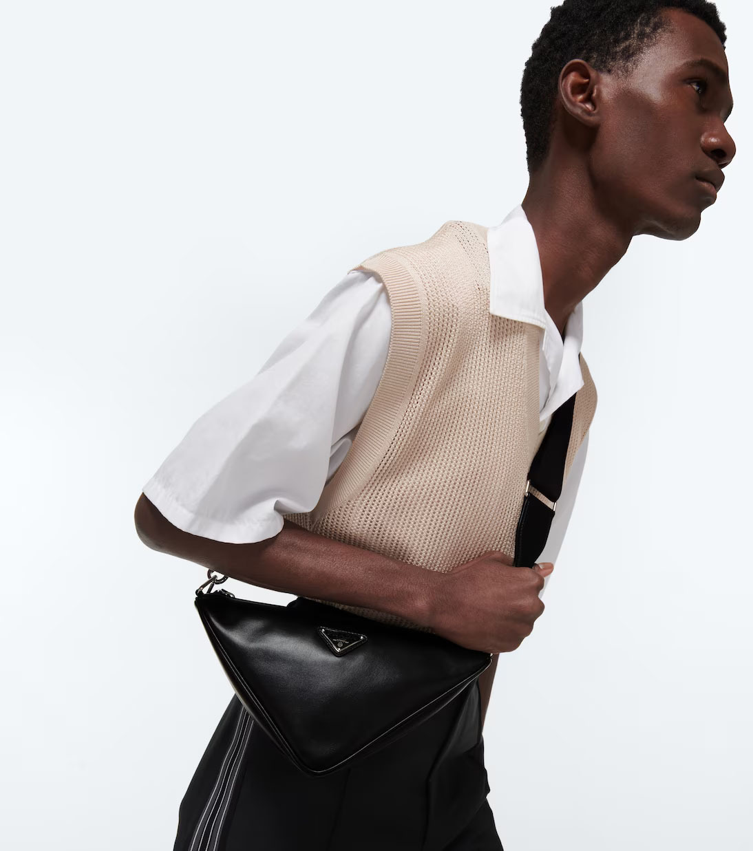 関税負担なし♪PRADA トライアングル レザーショルダーバッグ 関税負担なし☆PRADA プラダ トライアングル ショルダーバッグ