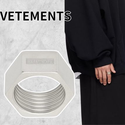 VETEMENTSのシルバー Nut リングがセール中
