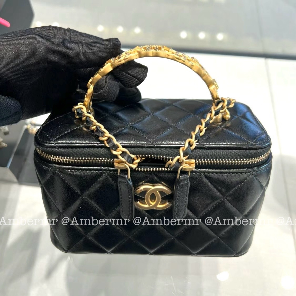 CUTEなデザイン！！【CHANEL】CCロゴ 25P ヴァニティバッグ 25P＊ハートロゴが可愛い♪】CHANEL♡ヴァニティバッグ (CHANEL