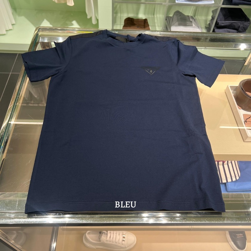 6万取引突破☆UPS速達便利用！【PRADA】UJN880 コットンT-シャツ