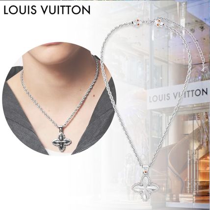 Louis Vuitton Necklaces & Chokers LV Flower Studs Pendant