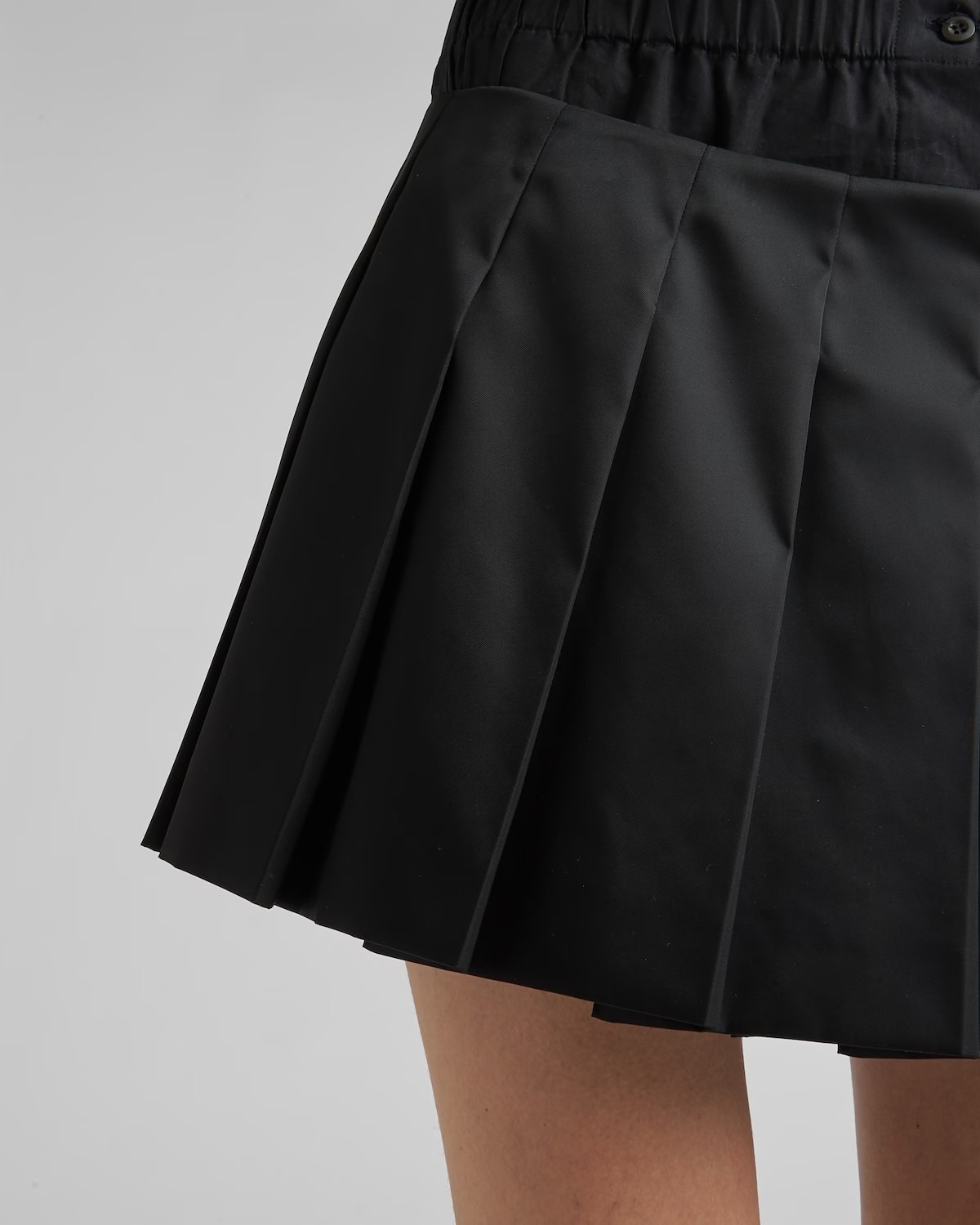 《送料無料》PRADA Pleated Re-Nylon miniskirt
