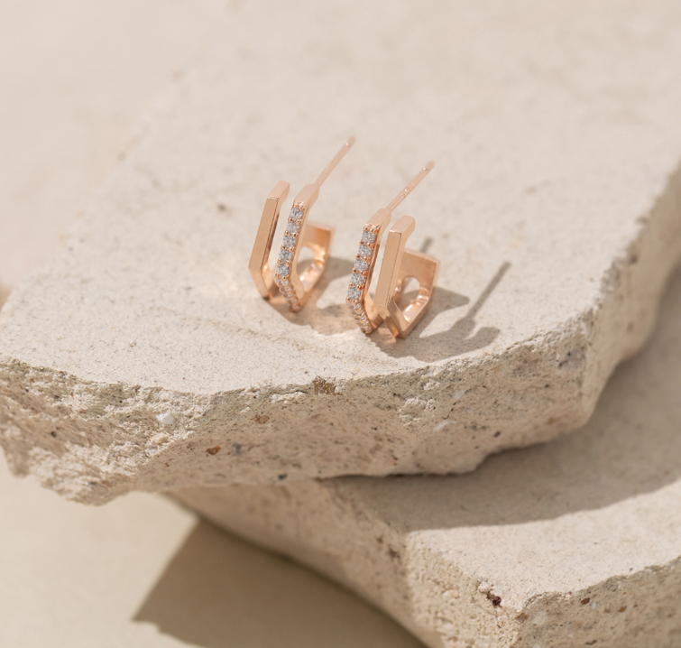 HAESOOL】Two-line Cubic Point Earrings_YUE4614〜涙の女王