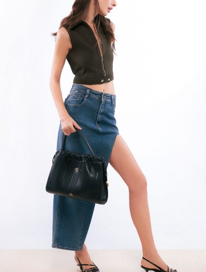 日本未発売!!《LYN》Serene Hobo ショルダーバッグ