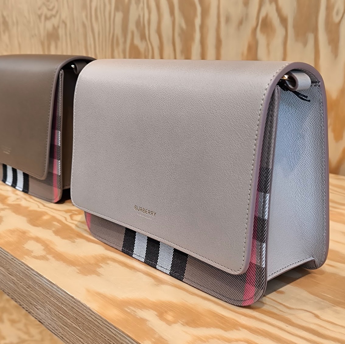 【BURBERRY】LL MACKFORD MX チェック柄 フラップショルダー BURBERRY】LL MACKFORD MX チェック柄 フラップショルダー