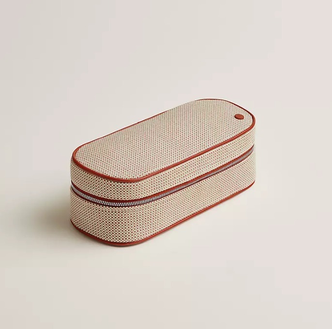 ＊マルチに使える♪＊【HERMES】エルメス ポーチ《エスカル》
