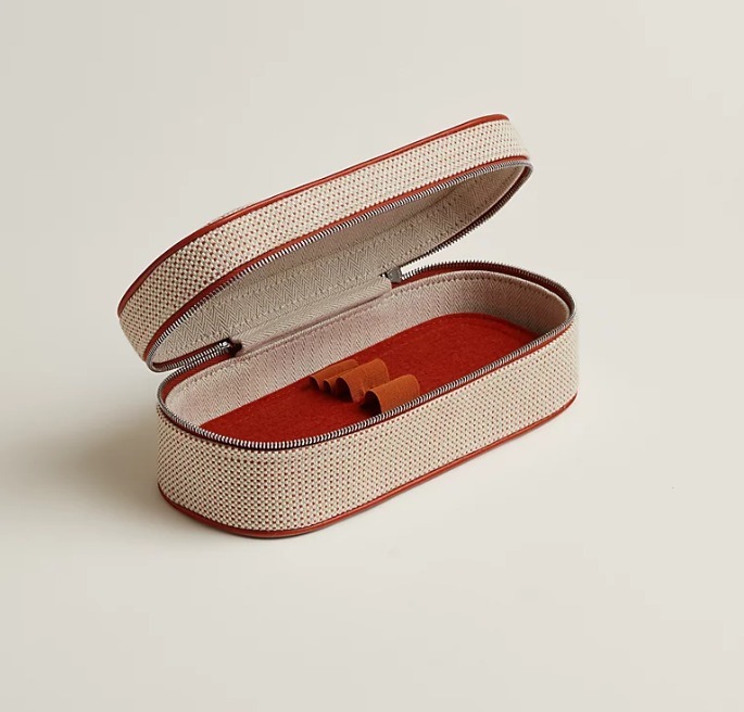 ＊マルチに使える♪＊【HERMES】エルメス ポーチ《エスカル》