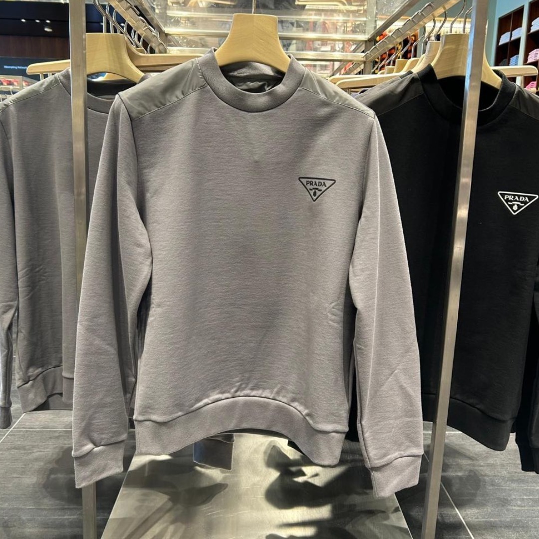 ☆PRADA / プラダ ☆ スウェットシャツ (PRADA/スウェット