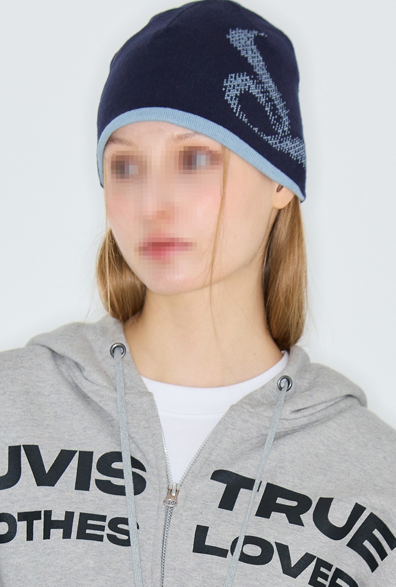 LUV IS TRUE★韓国★人気★CURVED L BEANIE 3色 ニット帽 ロゴ ニット 韓国 LUV IS TRUE(ラブ・イズ・トゥルー) 帽子