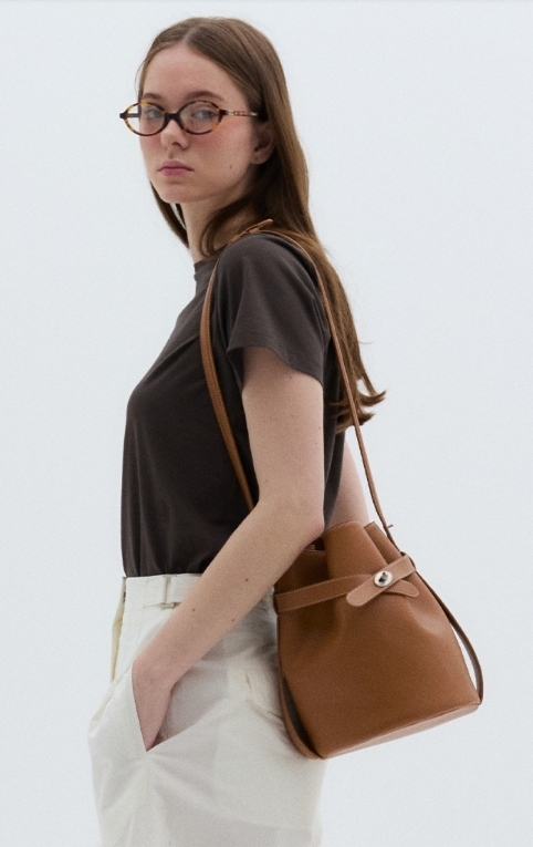 OSTKAKA♥ Classic Belt Bucket Bag /追跡付 OSTKAKA♥ Classic Belt Bucket Bag /追跡付 (OSTKAKA