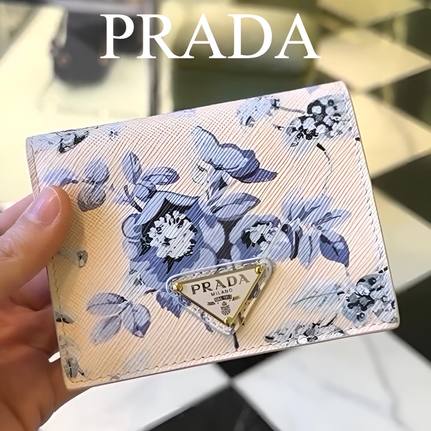 PRADA】トライアングルロゴ 花柄 サフィアーノレザー 財布