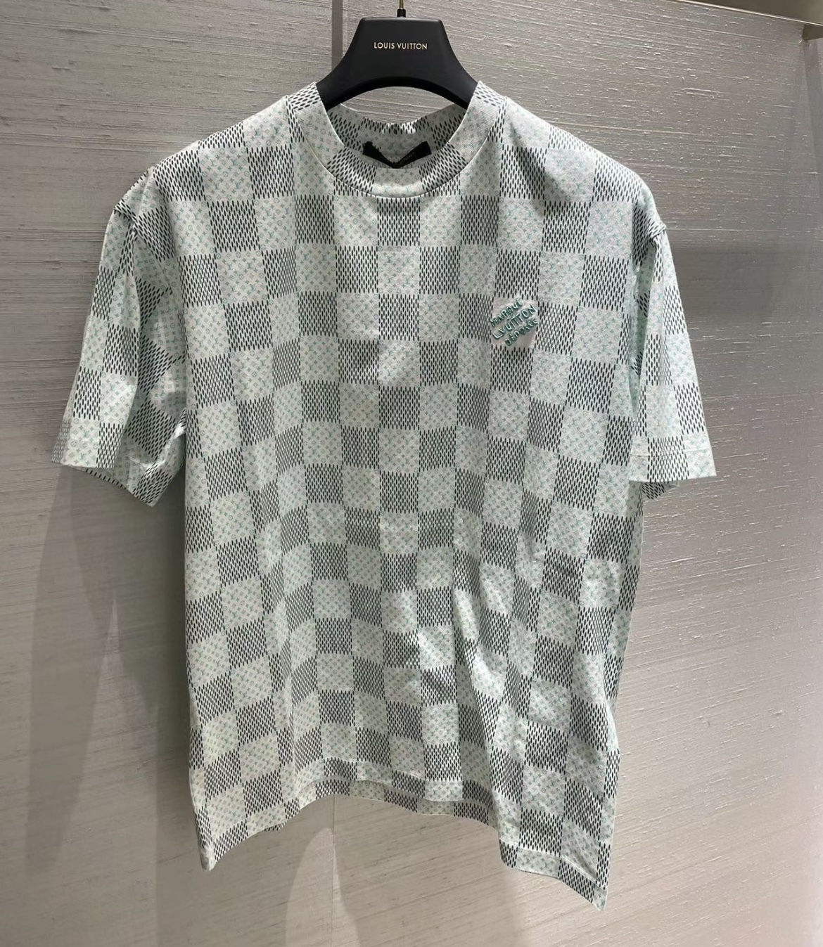 よく見るとモノグラムがダミエの中に！！Louis Vuitton Tシャツ
