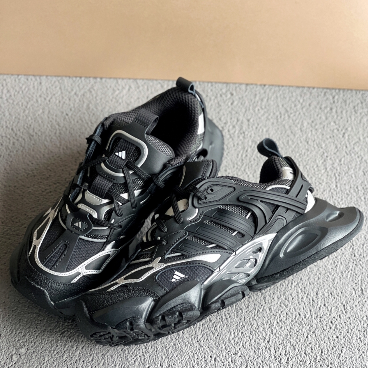 ☆ADIDAS☆XLG Runner Deluxe 厚底 スニーカー IH0070☆追跡可