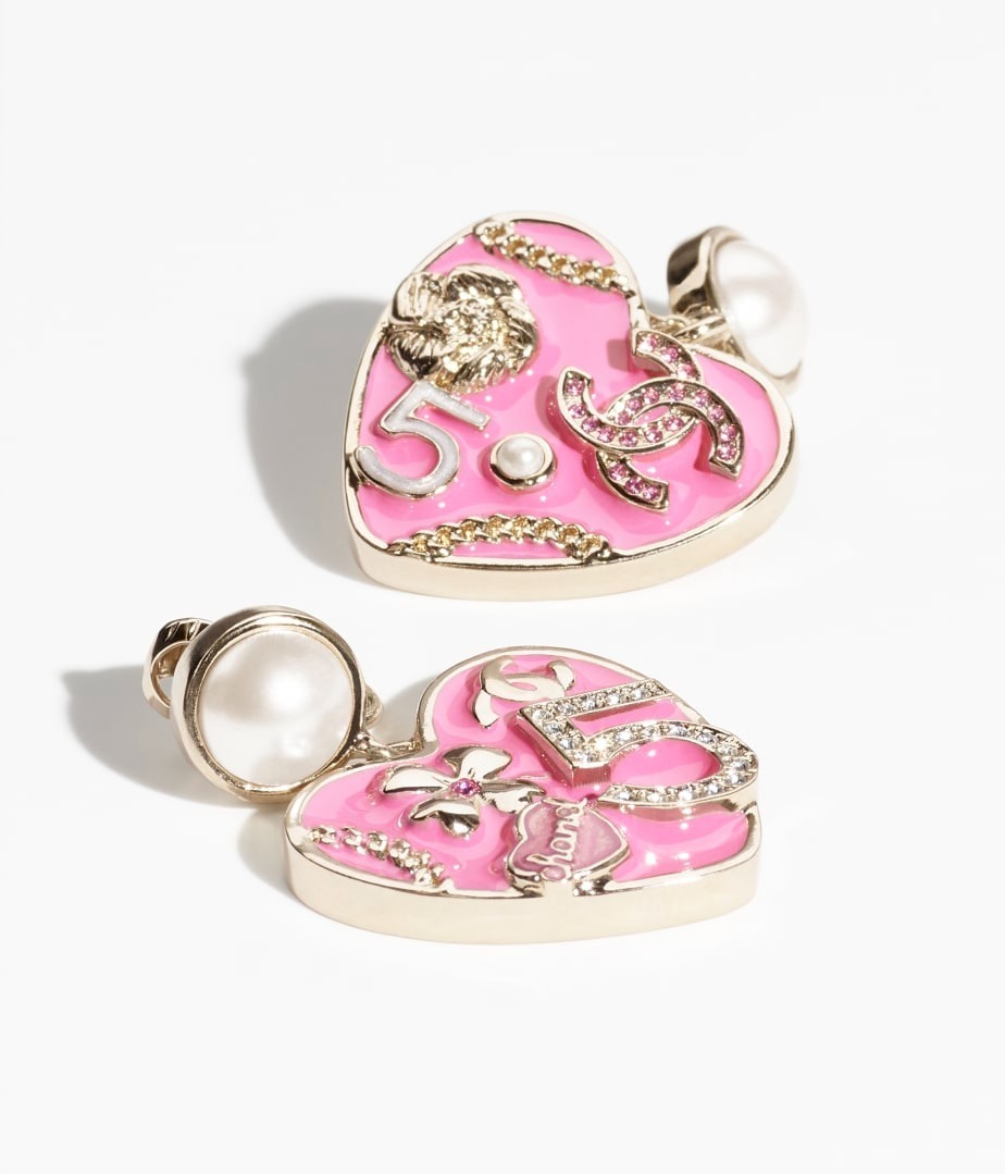 【耳元にきらめく上品な魔法♪】CHANEL ピアス 25A コレクション スタッズ、フープ イヤリング、ドロップ イヤリング ＆ ピアス